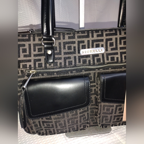 Fiorelli Black and Brown Shoulder Bag - Picture 3 of 8